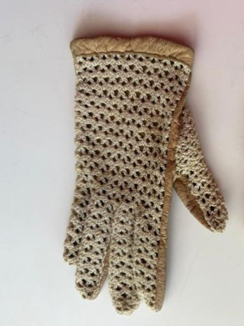 Pair Finale Kid Skin & Hand Embroidered Tan Women's Gloves Never Used/Sz Medium